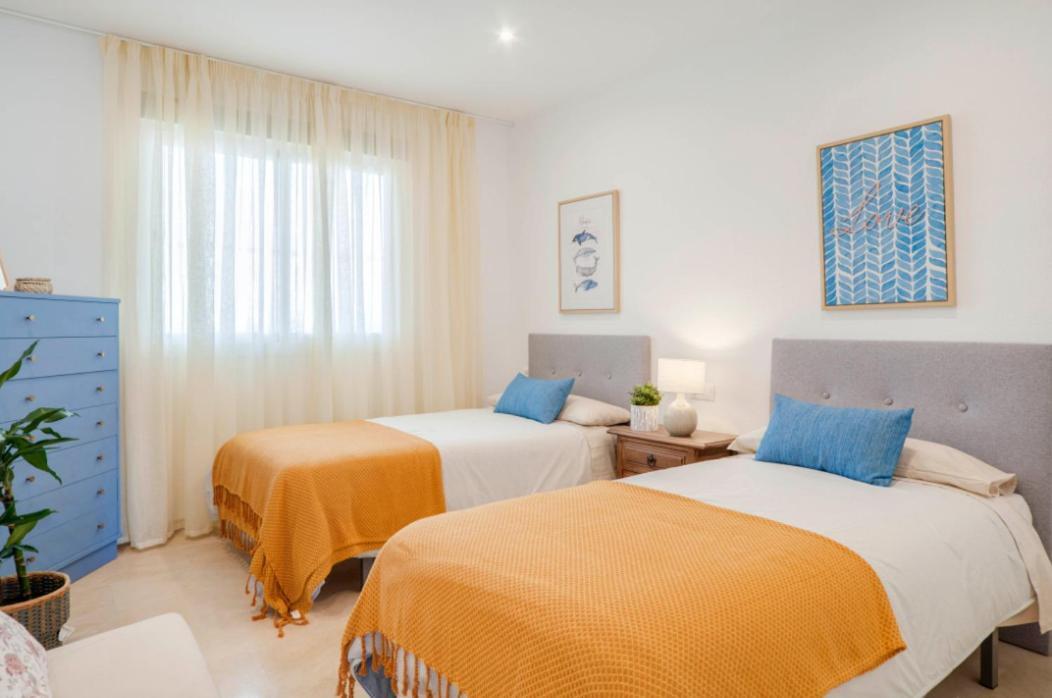 Family Aguamarina Front The Sea Free Parking Leilighet Fuengirola Eksteriør bilde